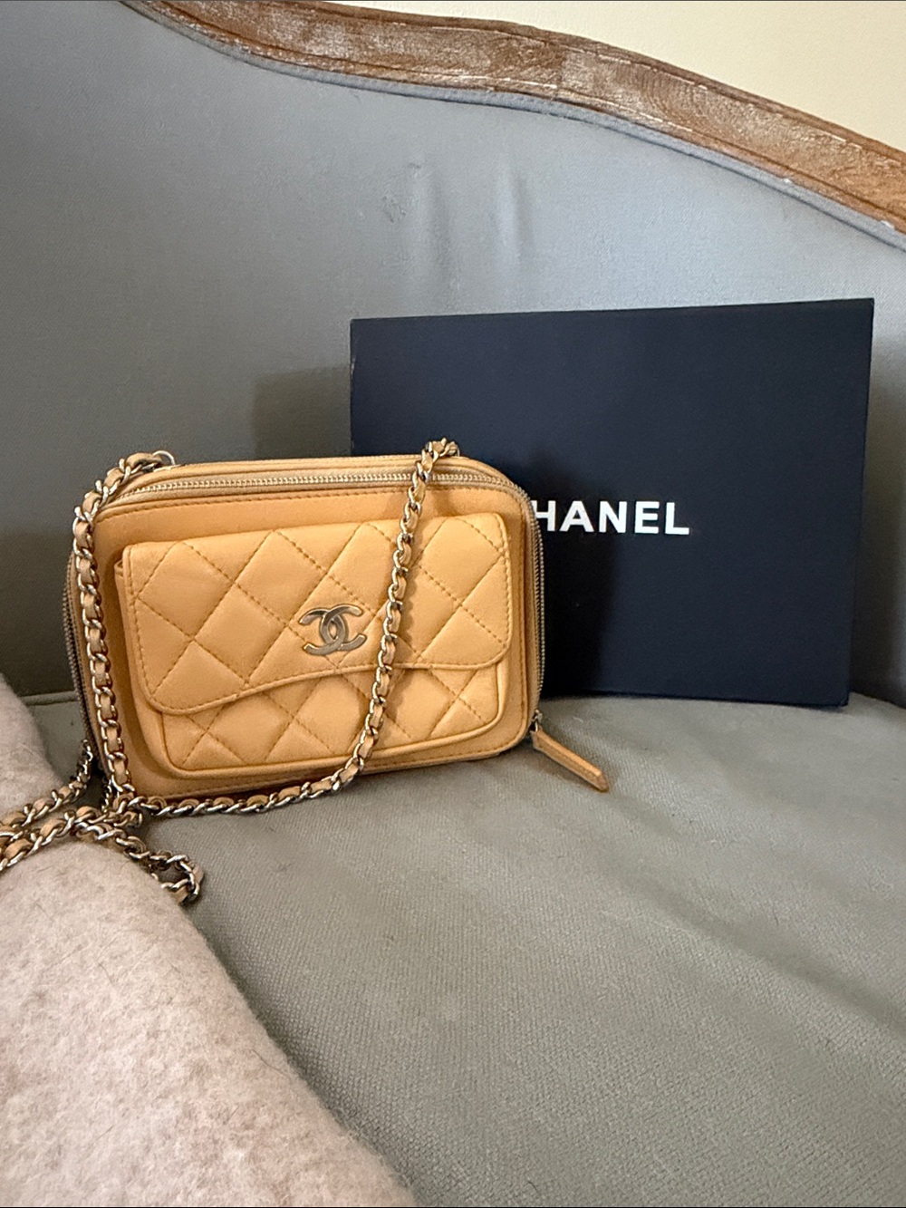 100% AUTHENTIC CHANEL Quilted Crossbody Bag Camel Leather VERY good condition